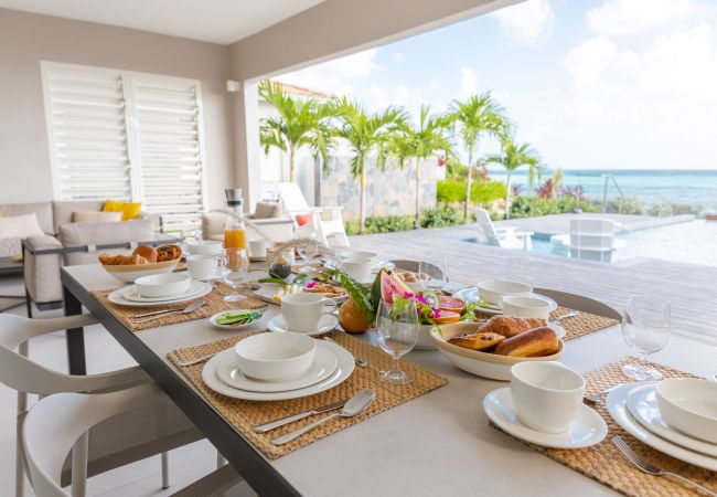 Villa in Le Diamant - Villa Regent - Magnificent seafront villa with private pool Villa in Le Diamant - Villa Regent - Magnificent seafront villa with private pool