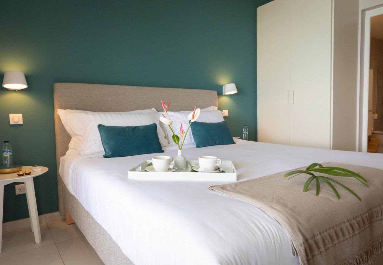 Villa in Le Diamant - Villa Orlov - Luxury villa on the water Villa in Le Diamant - Villa Orlov - Luxury villa on the water